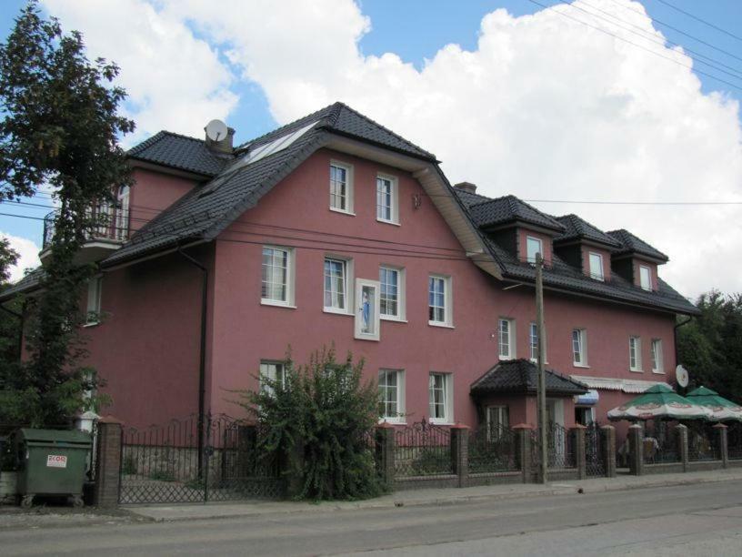 Gosciniec Ella Inn Lipniki Lipniki  Buitenkant foto