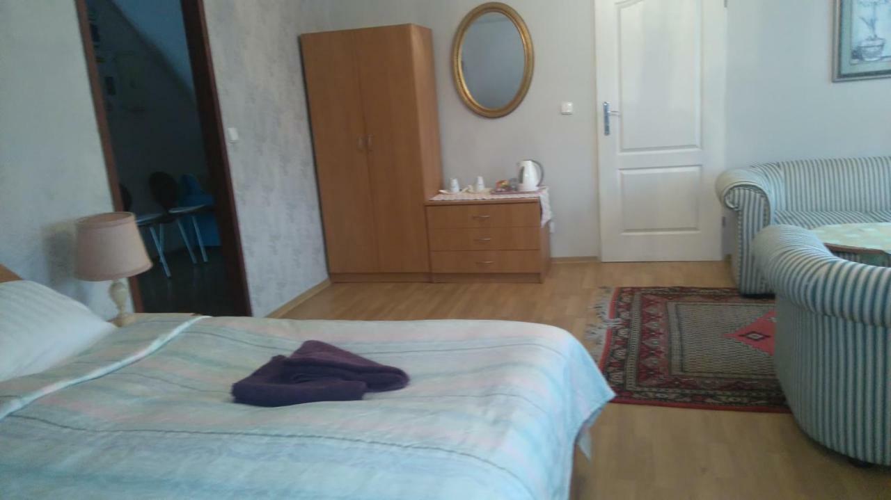 Gosciniec Ella Inn Lipniki Lipniki  Buitenkant foto